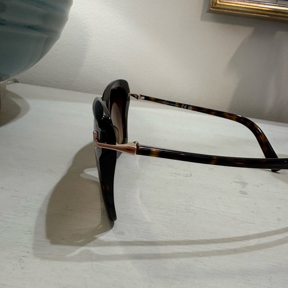 Tom Ford Leah Brown Sunglasses Like New - Picture 4 of 8